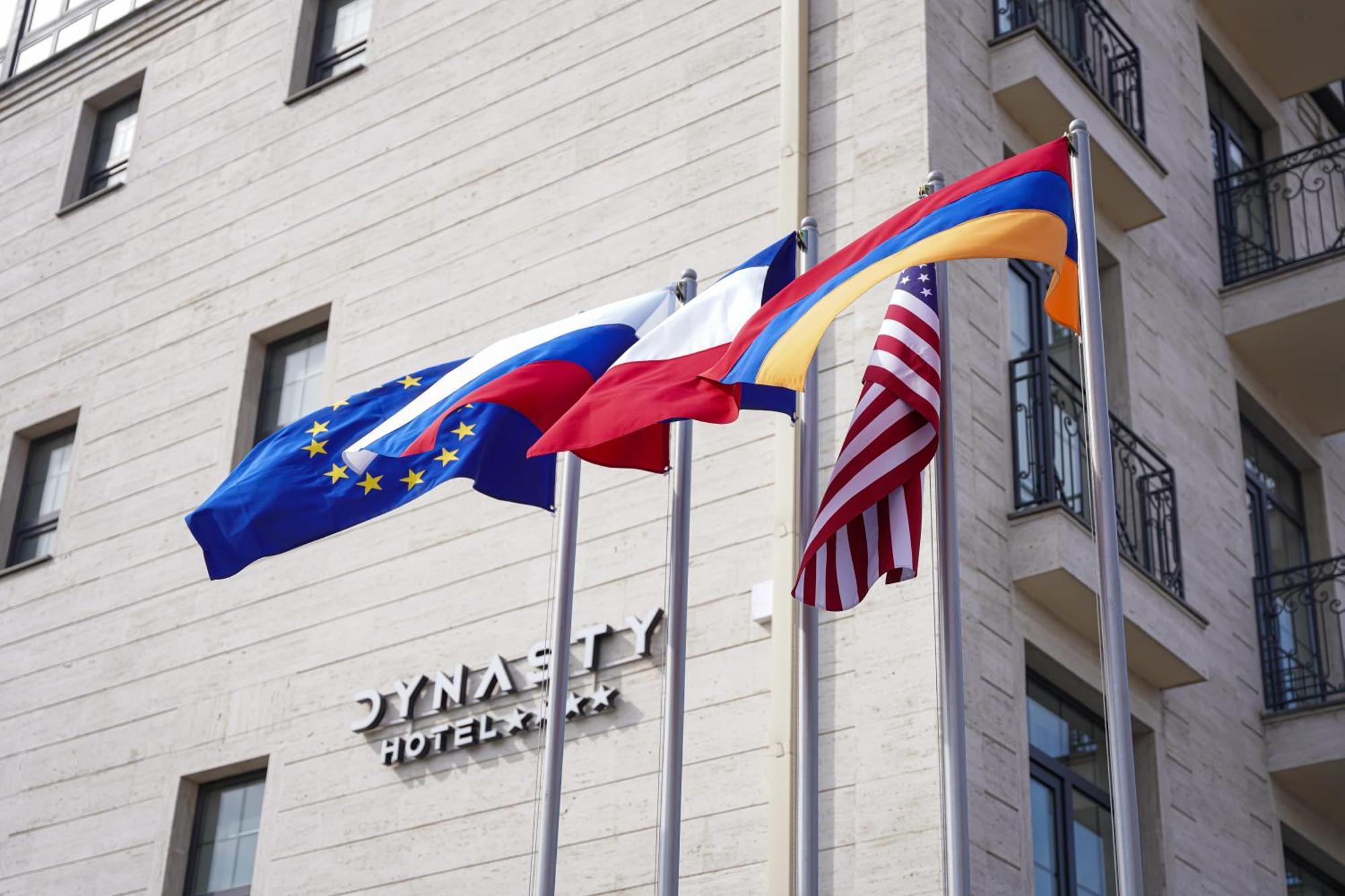 Dynasty Hotel & Spa Erivan Exterior foto