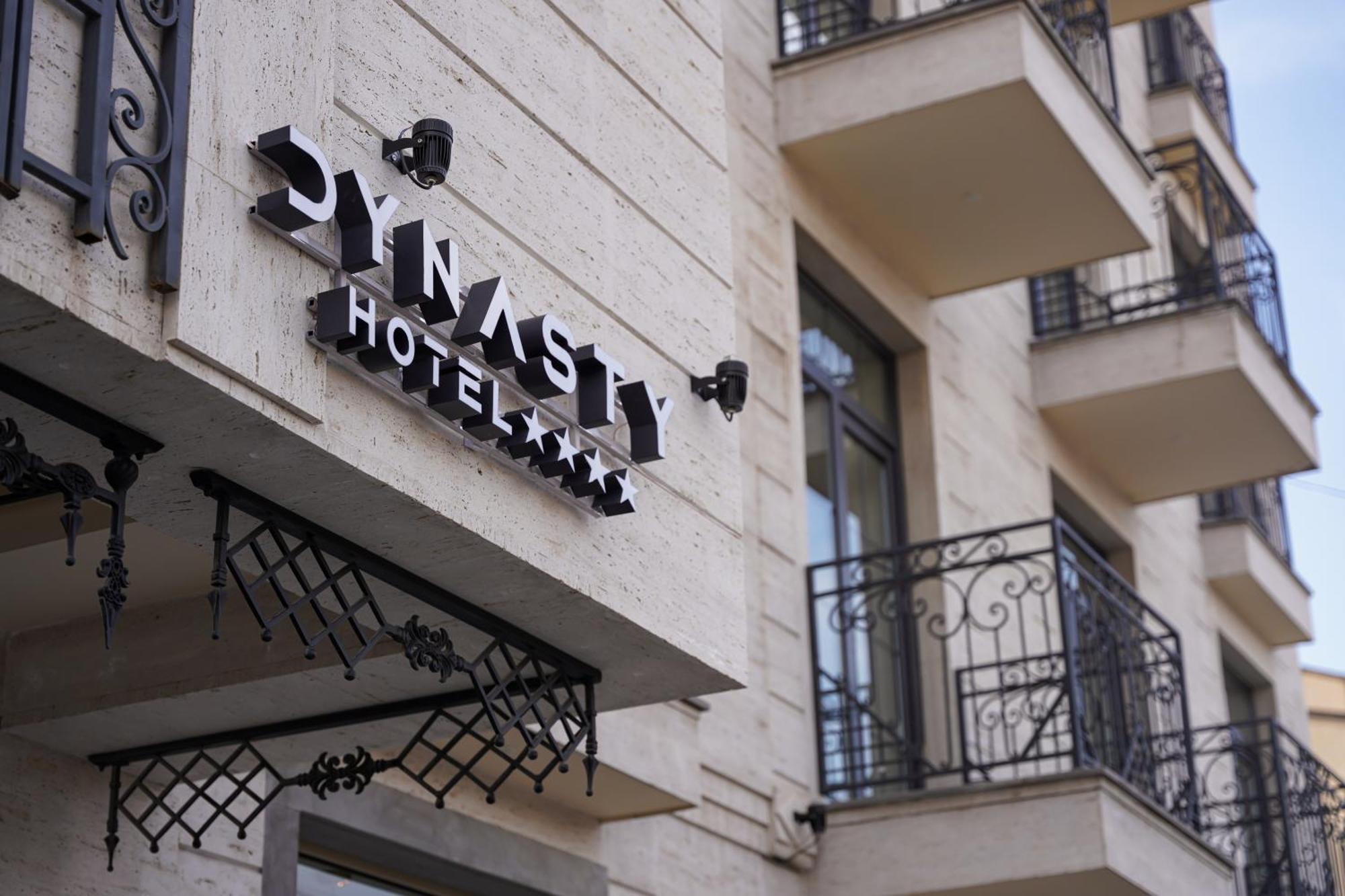 Dynasty Hotel & Spa Erivan Exterior foto