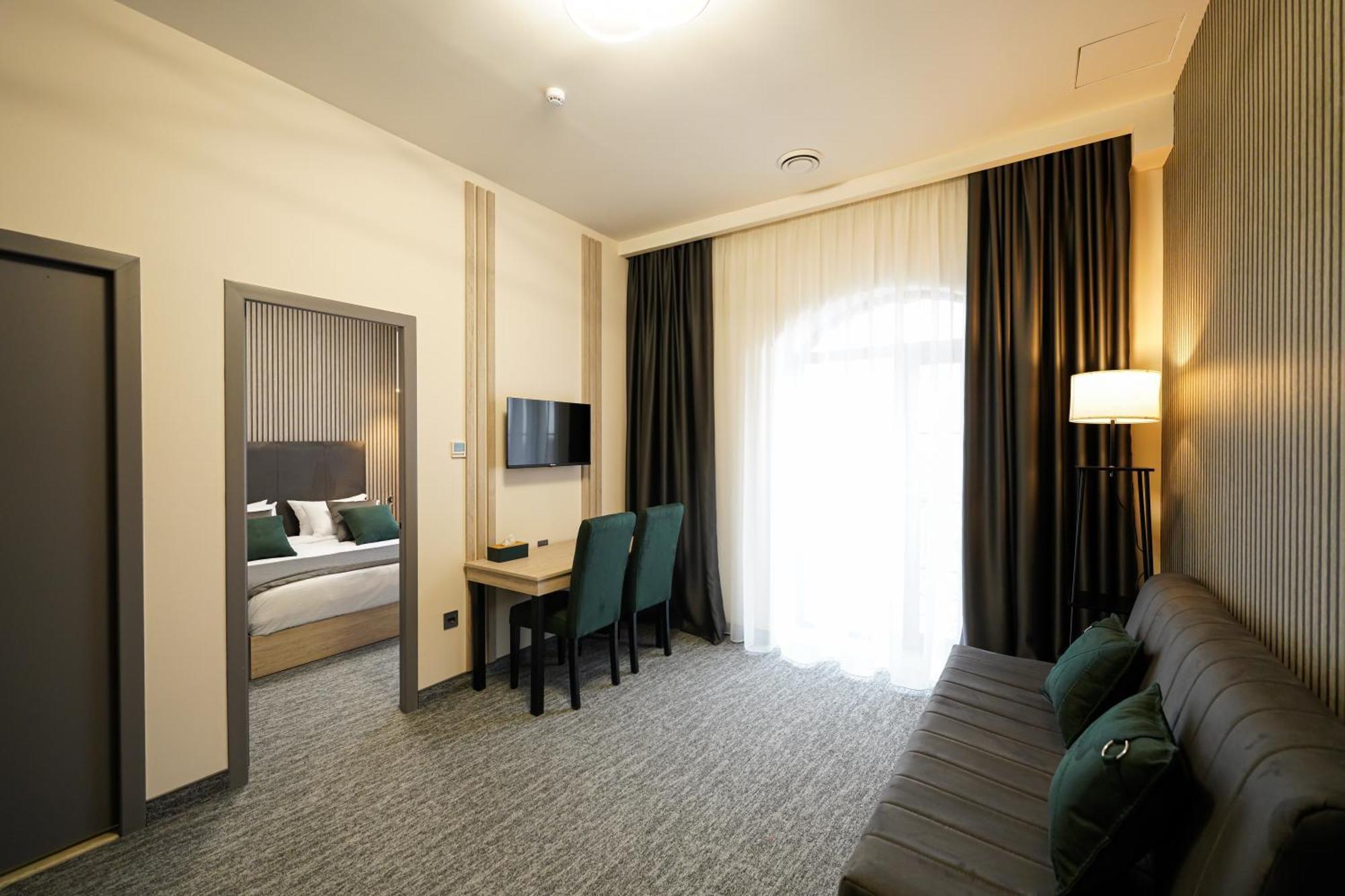 Dynasty Hotel & Spa Erivan Exterior foto