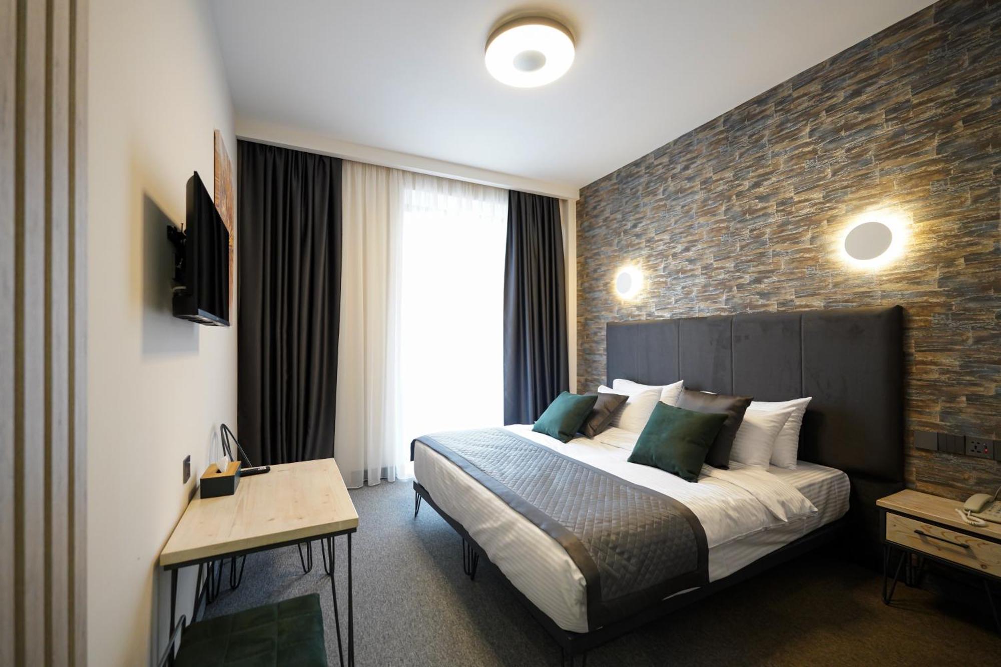 Dynasty Hotel & Spa Erivan Exterior foto