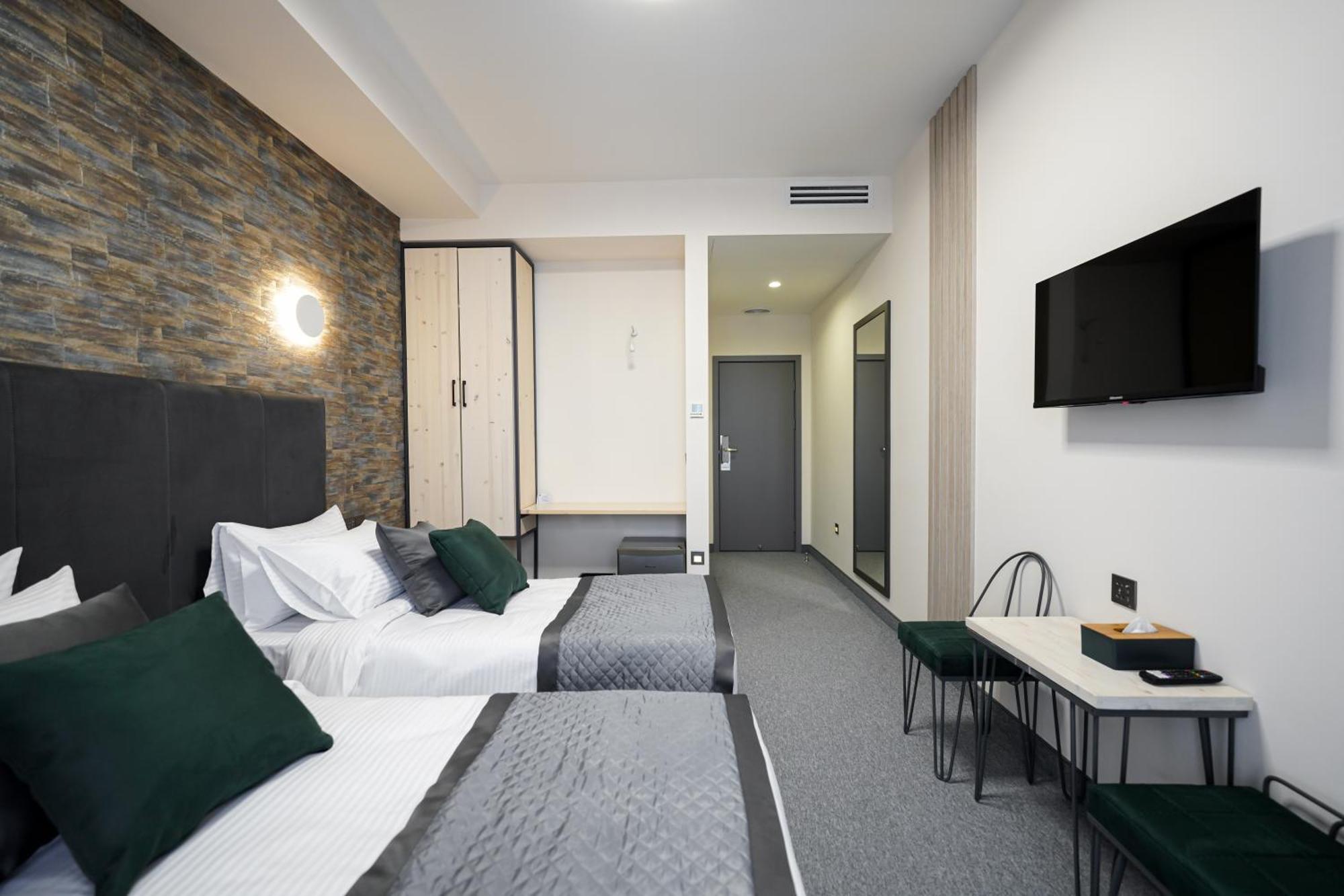 Dynasty Hotel & Spa Erivan Exterior foto