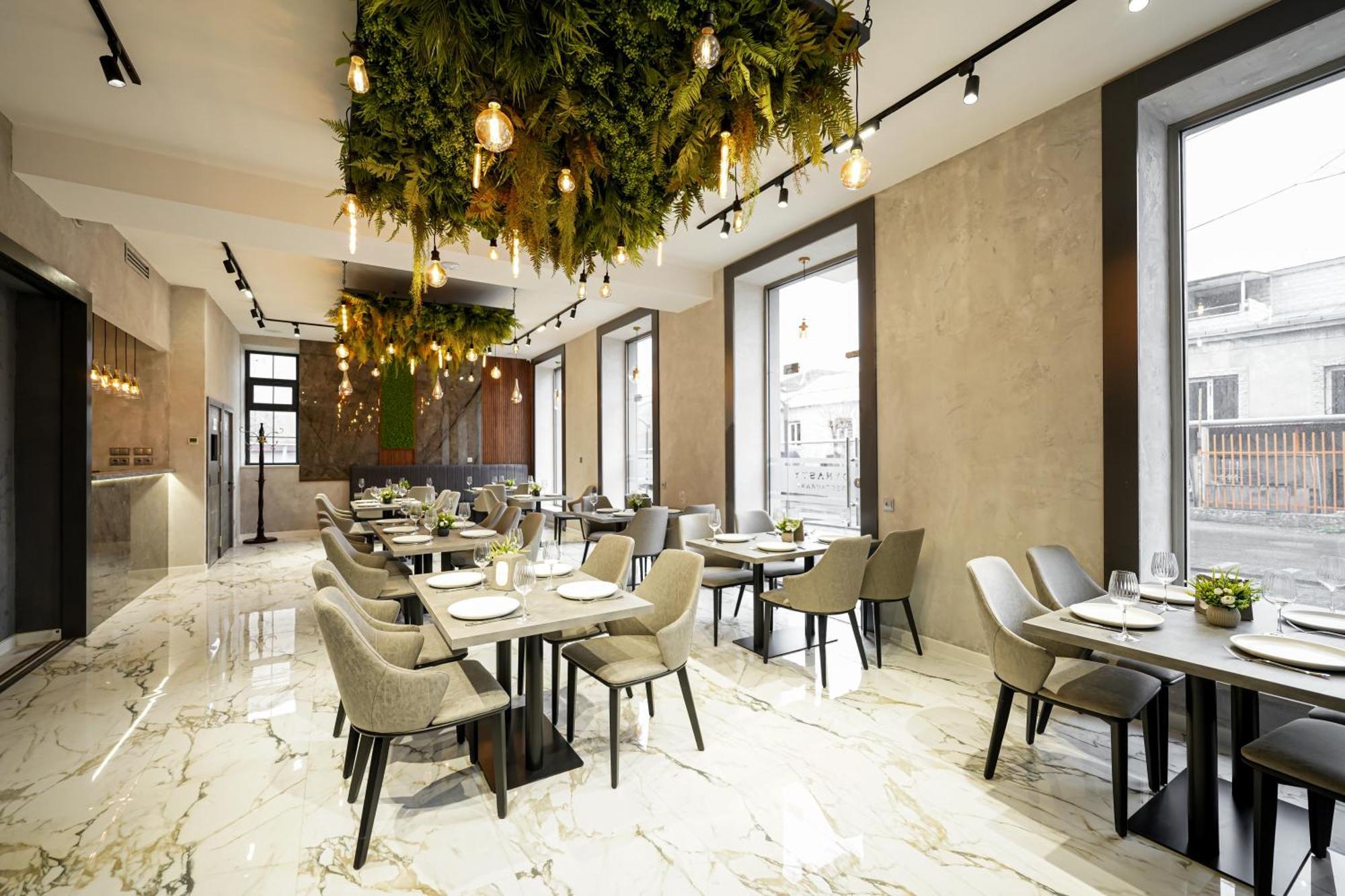 Dynasty Hotel & Spa Erivan Exterior foto